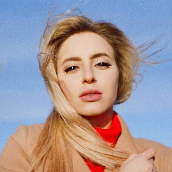 Meet your Posher, Sara - Picture 1 of 1